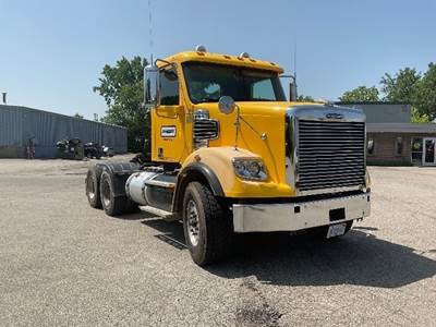 Freightliner Coronado 122 SD Day Cab Truck - 505HP, 18 Speed Automatic