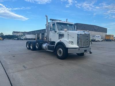 Freightliner Coronado 122 SD Day Cab Truck - 530HP, 18 Speed Automatic