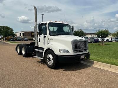Freightliner M2 112 Day Cab Truck - 435HP, 10 Speed Manual