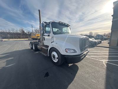 Freightliner M2 112 Day Cab Truck - 450HP, 10 Speed Manual