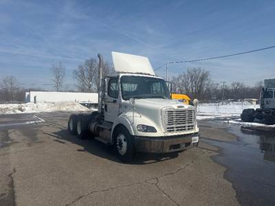 Freightliner M2 112 Day Cab Truck - 450HP, 10 Speed Automatic