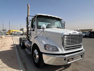 Freightliner M2 112 Day Cab Truck - 450HP, 10 Speed Automatic