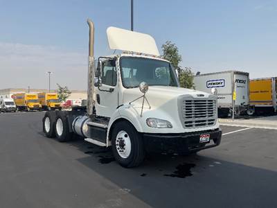 Freightliner M2 112 Day Cab Truck - 450HP, 10 Speed Automatic