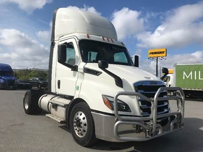 Freightliner T11642ST Single Axle Day Cab Truck - 410HP, 12 Speed Automatic