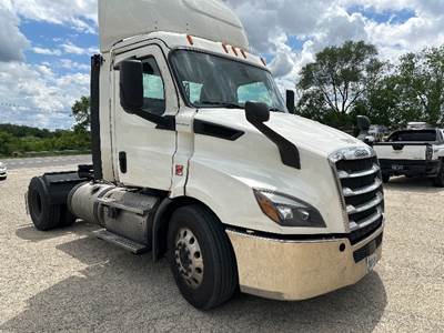 Freightliner T11642ST Single Axle Day Cab Truck - 410HP, 12 Speed Automatic