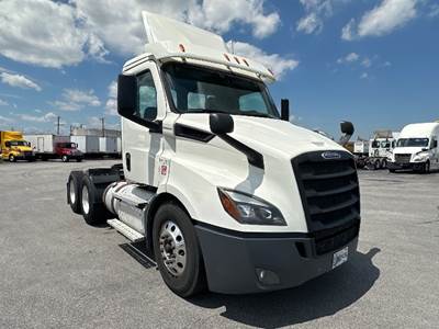 Freightliner T11664ST Day Cab Truck - 410HP, 12 Speed Automatic