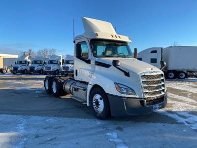 Freightliner T12664ST Day Cab Truck - 435HP, 12 Speed Automatic