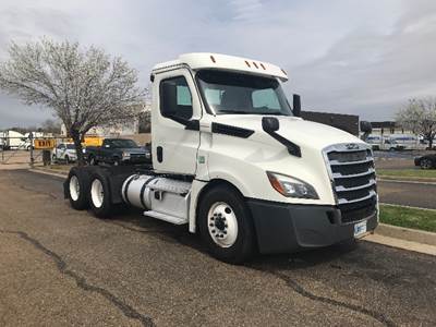 Freightliner T12664ST Day Cab Truck - 435HP, 12 Speed Automatic