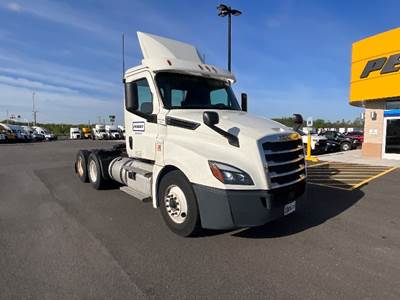 Freightliner T12664ST Day Cab Truck - 435HP, 12 Speed Automatic