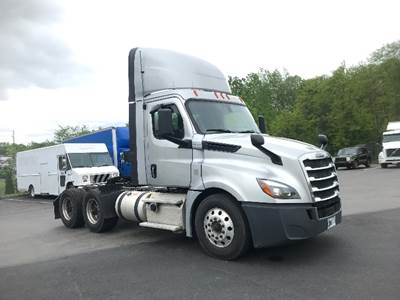 Freightliner T12664ST Day Cab Truck - 455HP, 12 Speed Automatic