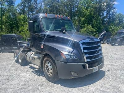 Freightliner T12664ST Day Cab Truck - 455HP, 12 Speed Automatic