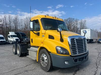 Freightliner X11364ST Day Cab Truck - 450HP, 10 Speed Automatic