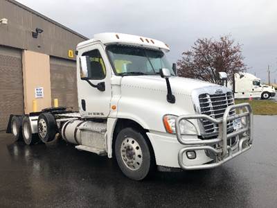 Freightliner X12584ST Day Cab Truck - 455HP, 12 Speed Automatic