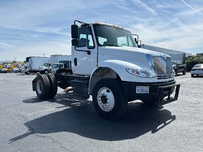 International 4300 Day Cab Truck - Cummins 300HP, 6 Speed Automatic