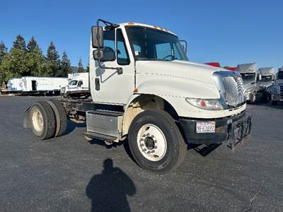 International 4400 Day Cab Truck - 275HP, 6 Speed Automatic