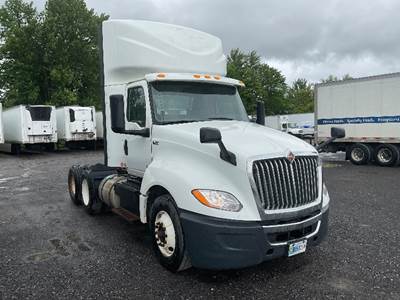 International LT625 Day Cab Truck - Cummins 430HP, 10 Speed Automatic