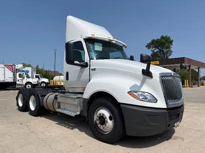 International LT625 Day Cab Truck - 430HP, 10 Speed Automatic