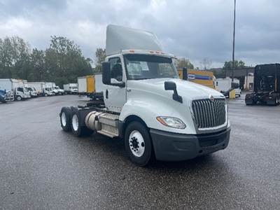International LT625 Day Cab Truck - 430HP, 10 Speed Automatic