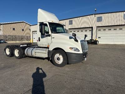 International LT625 Day Cab Truck - Cummins 430HP, 10 Speed Automatic