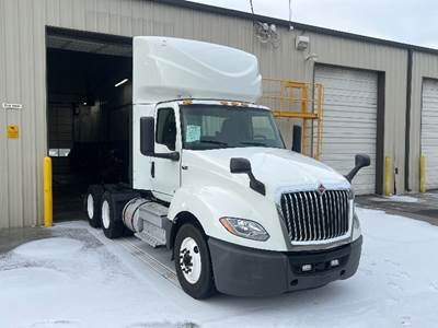 International LT625 Day Cab Truck - Cummins 450HP, 10 Speed Automatic