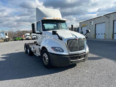 International LT625 Day Cab Truck - 430HP, 10 Speed Automatic