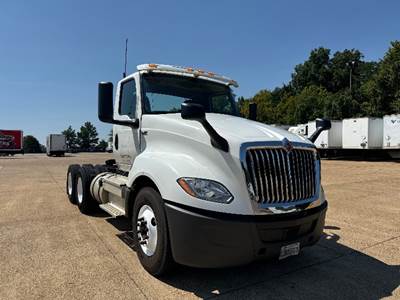 International LT625 Day Cab Truck - 430HP, 10 Speed Automatic