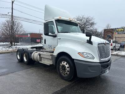 International LT625 Day Cab Truck - 430HP, 12 Speed Automatic