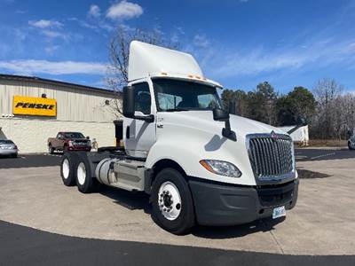 International LT625 Day Cab Truck - 430HP, 10 Speed Automatic