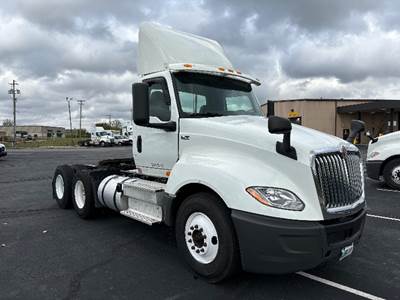 International LT625 Day Cab Truck - 430HP, 10 Speed Automatic