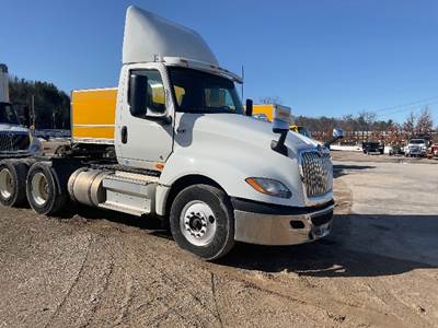 International LT625 Day Cab Truck - Cummins 450HP, 10 Speed Automatic