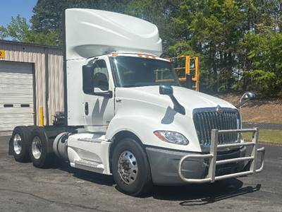 International LT625 Day Cab Truck - 430HP, 10 Speed Automatic