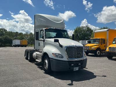 International LT625 Day Cab Truck - Cummins 450HP, 10 Speed Automatic