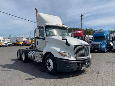 International LT625 Day Cab Truck - Cummins 450HP, 10 Speed Automatic