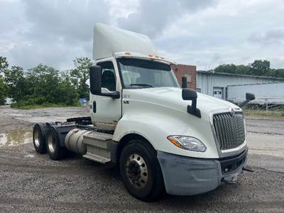 International LT625 Day Cab Truck - 430HP, 10 Speed Automatic