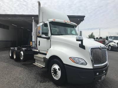 International LT625 Day Cab Truck - Cummins 450HP, 10 Speed Automatic