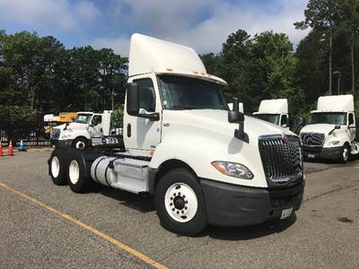 International LT625 Day Cab Truck - 430HP, 10 Speed Automatic