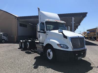 International LT625 Day Cab Truck - Cummins 450HP, 10 Speed Automatic