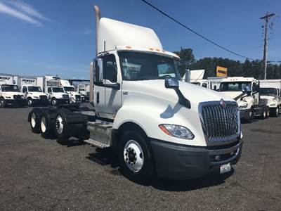 International LT625 Day Cab Truck - Cummins 450HP, 10 Speed Automatic