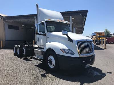 International LT625 Day Cab Truck - Cummins 450HP, 10 Speed Automatic