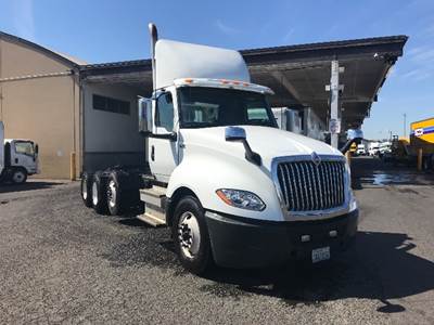 International LT625 Day Cab Truck - Cummins 450HP, 10 Speed Automatic