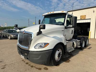International LT625 Day Cab Truck - 430HP, 10 Speed Automatic
