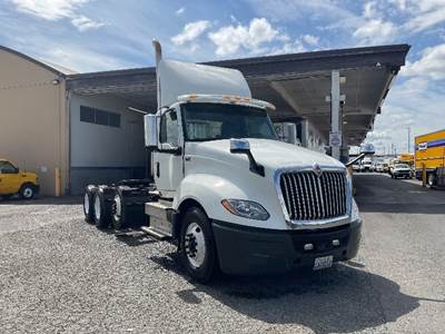 International LT625 Day Cab Truck - Cummins 450HP, 10 Speed Automatic