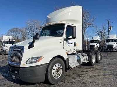 International LT625 Day Cab Truck - 430HP, 10 Speed Automatic