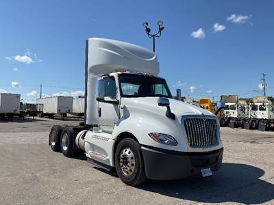 International LT625 Day Cab Truck - Cummins 450HP, 10 Speed Automatic