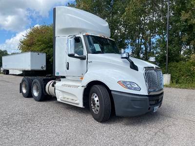 International LT625 Day Cab Truck - Cummins 450HP, 10 Speed Automatic