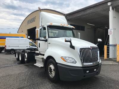 International LT625 Day Cab Truck - Cummins 450HP, 10 Speed Automatic
