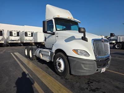 International LT625 Day Cab Truck - 430HP, 10 Speed Automatic