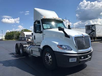 International LT625 Day Cab Truck - Cummins 430HP, 10 Speed Automatic