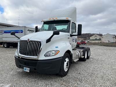 International LT625 Day Cab Truck - 430HP, 10 Speed Automatic