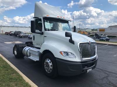 International LT625 Single Axle Day Cab Truck - Cummins 400HP, 10 Speed Automatic